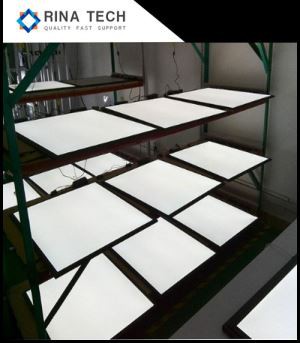 Vodilica ploče s akrilnim pločama